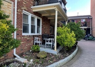 Building Photo - 750 E Broadway