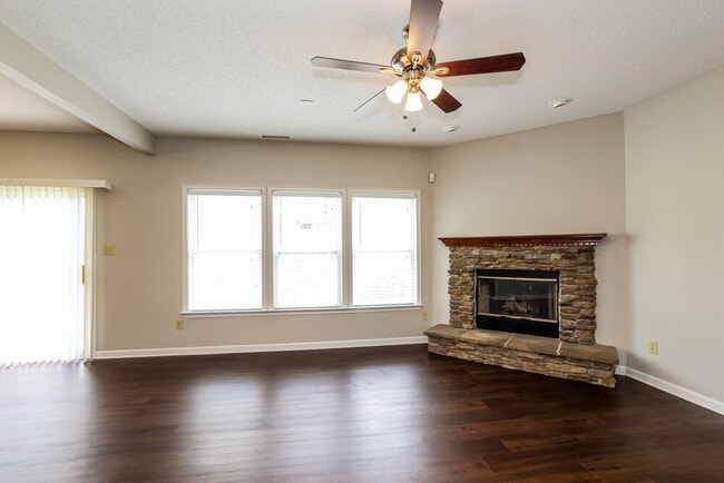 Building Photo - 719 Capstone Ave