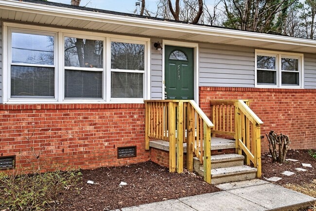 Building Photo - Newly Remodeled 3BD, 2BA Raleigh Home Near Downtown Raleigh and Interstates