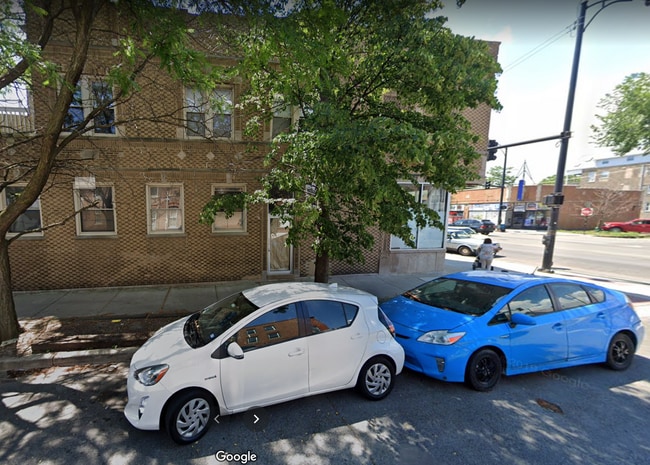 Building Photo - 2235 N Western Ave