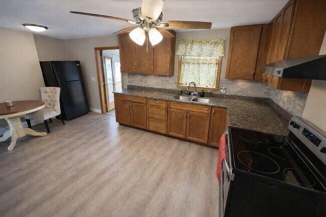 Foto del edificio - 22 Overhill Rd