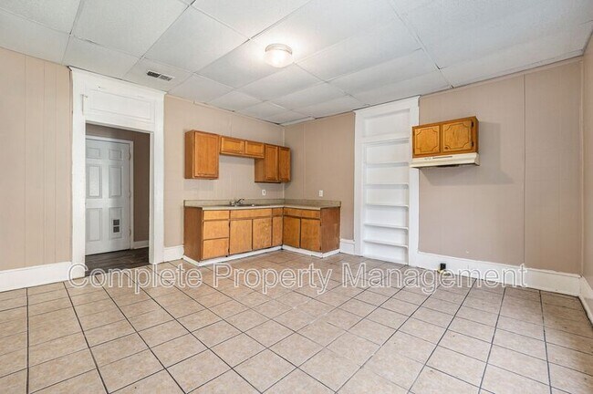 Building Photo - 1422 Ave J