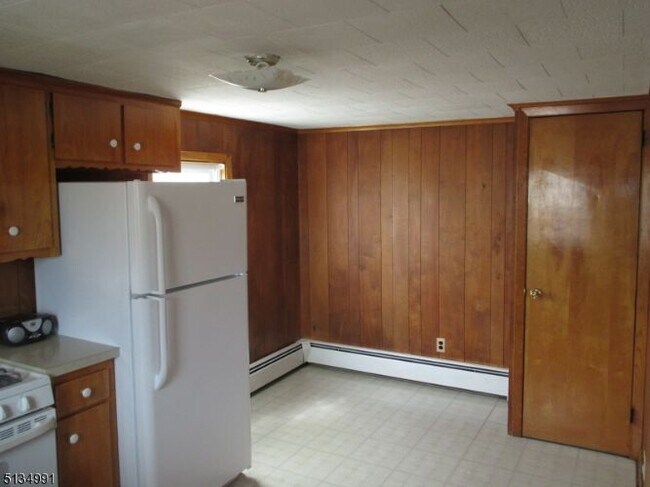 Building Photo - 282 Green Ave