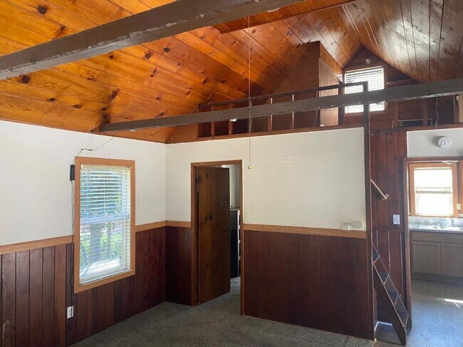 Foto del edificio - 22662 Seeley Dr