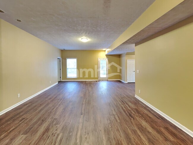 Foto del edificio - 435 Rocky Crest Dr