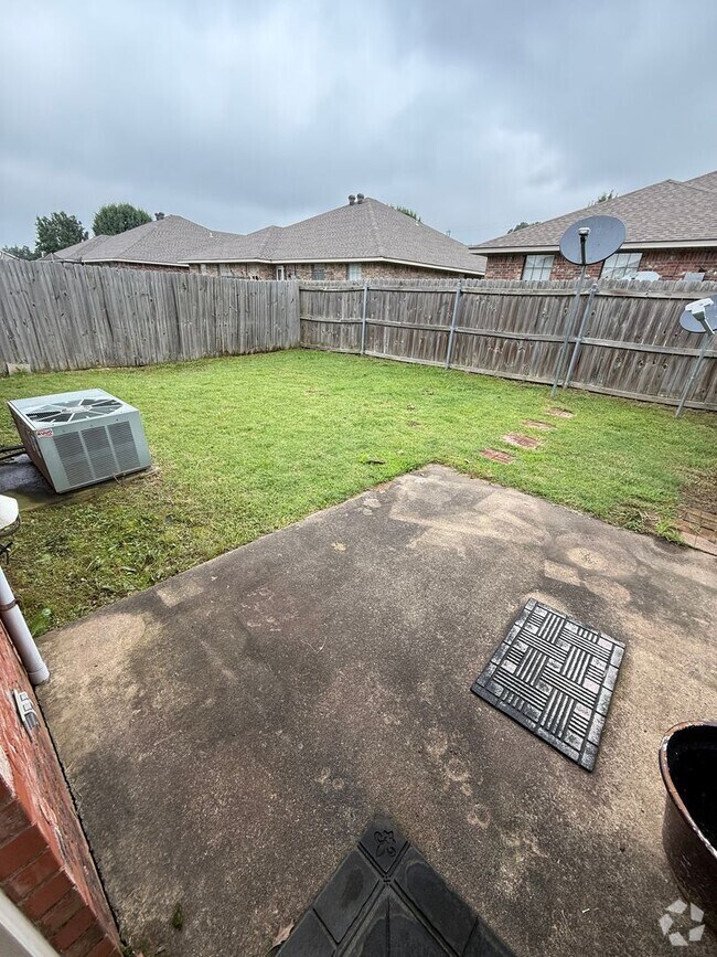 Building Photo - 1824 Wilder Ln
