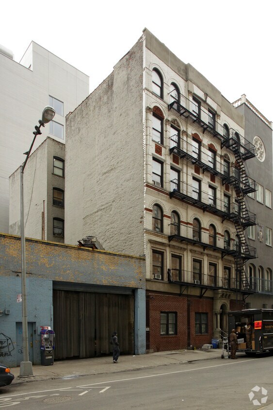 Primary Photo - 26-28 Thompson St