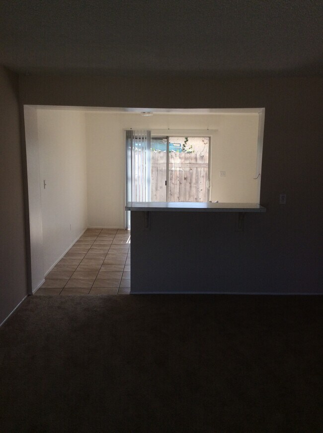 Foto del edificio - 375 E 18th St