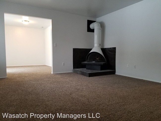 Building Photo - 3055 E Branch Dr