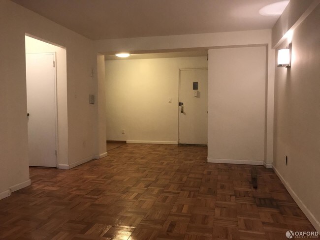 Foto del edificio - 6535 Broadway