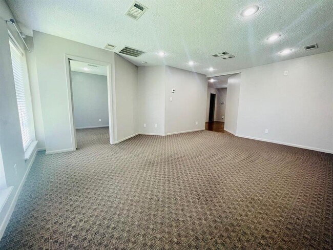 Building Photo - 7620 Louetta Rd