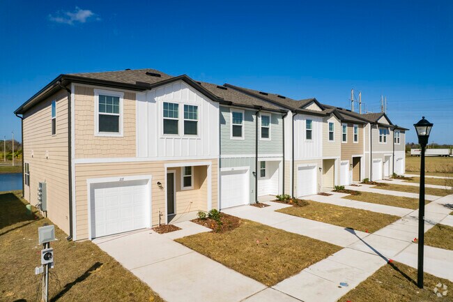 The Arbours en Ruskin - 2550 de Sleepy River Ave Ruskin, FL, 33570 - Beacon at Arbours Townhomes