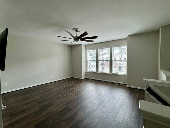 Photo - 1025 Lathrop Ln Townhome