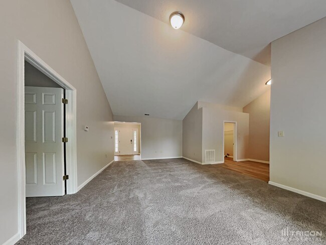 Foto del edificio - 15037 Oak Rd