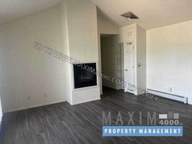 Building Photo - 401 E Mayfield Dr