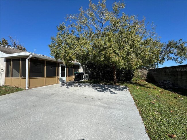 Foto del edificio - 547 Pigeon Cir