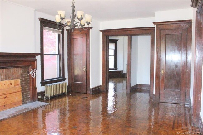 Building Photo - 524 Whitney Ave