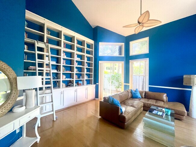 Foto del edificio - 2033 Staysail Ln