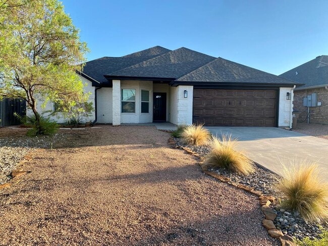 Building Photo - 9 Tracie Trl