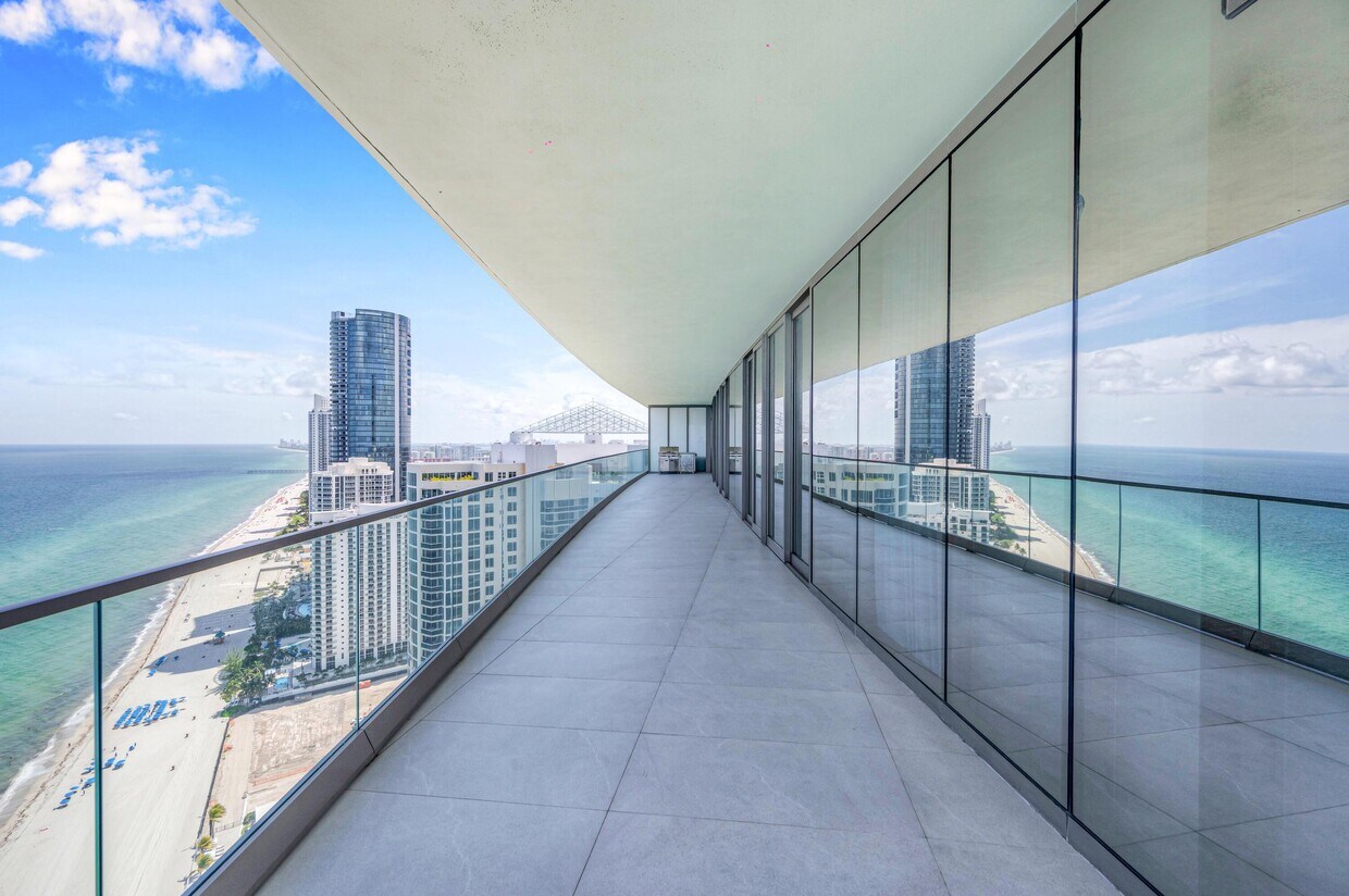 18975 Collins Ave Unit 3300, Sunny Isles Beach, FL 33160 Condo for