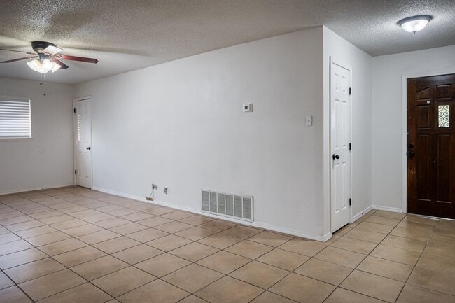 Building Photo - 117 Philemon Dr