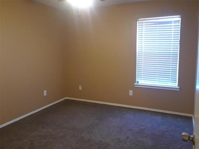 Foto del edificio - 2428 Collier Dr