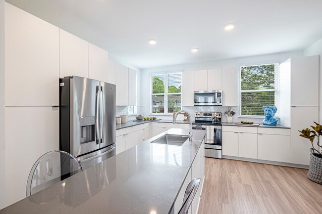 Interior Photo - Saylor at Southside Trail