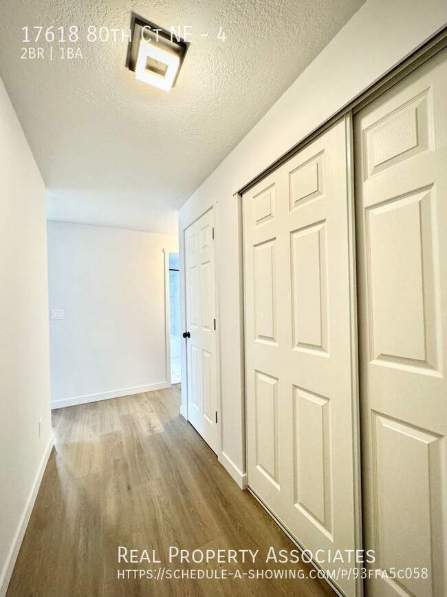 Building Photo - Gorgeous 2 Bed, 1 Bath Apartment – Fully R...