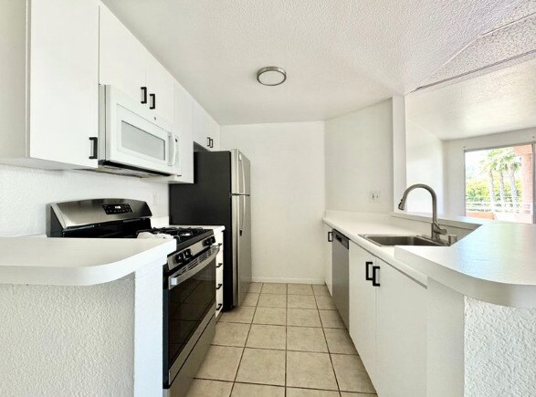 Foto del edificio - 7370 Hawthorn Ave
