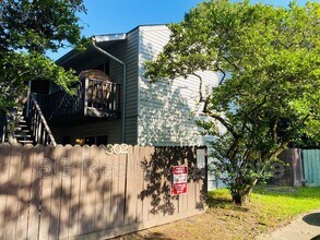 Building Photo - 302 Pillette Rd