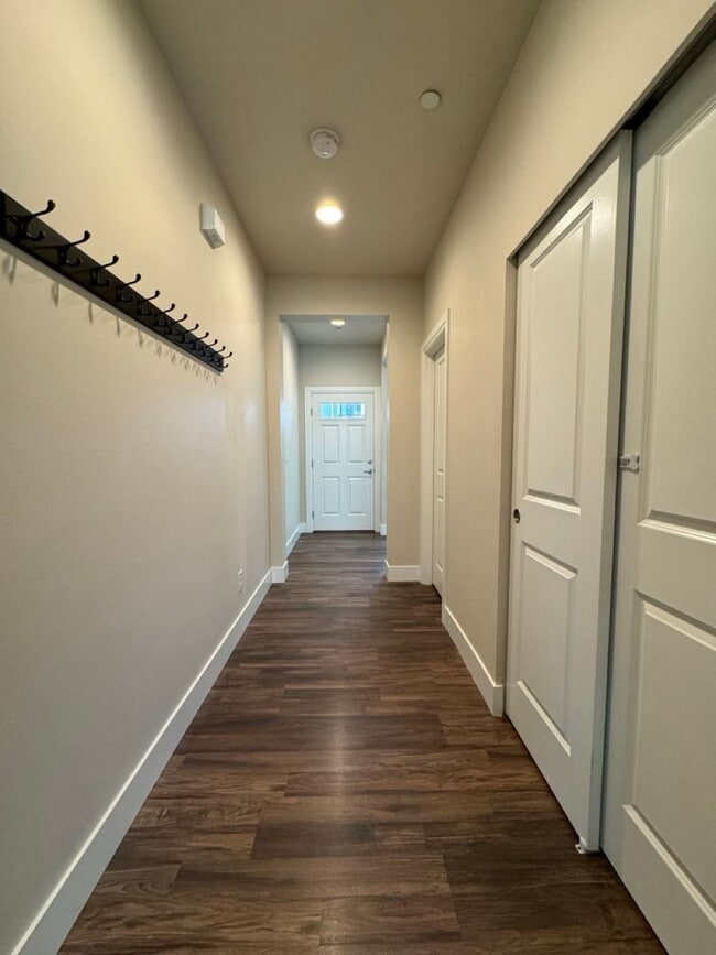 Building Photo - Gorgeous 4BR, 3.5BA Gem in Kingstone Community, Lynnwood,