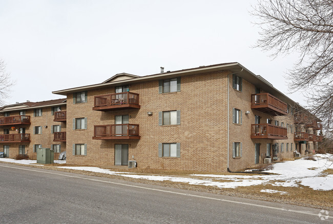 Building Photo - Shadowlawn Estates