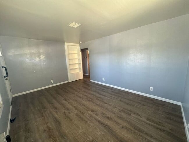 Foto del edificio - Recently renovated 4 bed/1 bath!