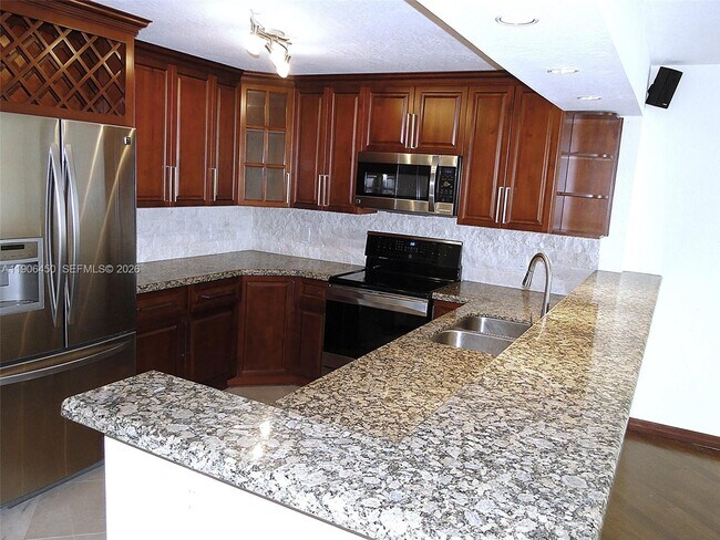 Foto del edificio - 2801 NE 183rd St