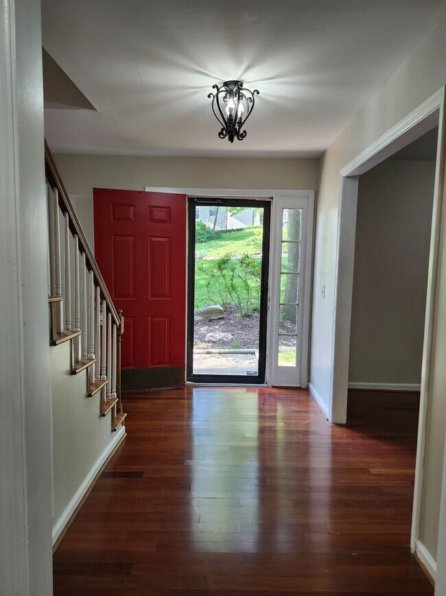 Foto del edificio - Spacious 4 bedroom 2 bath home in North HI...