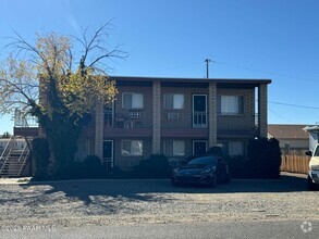 Building Photo - 8469 E Yavapai Rd