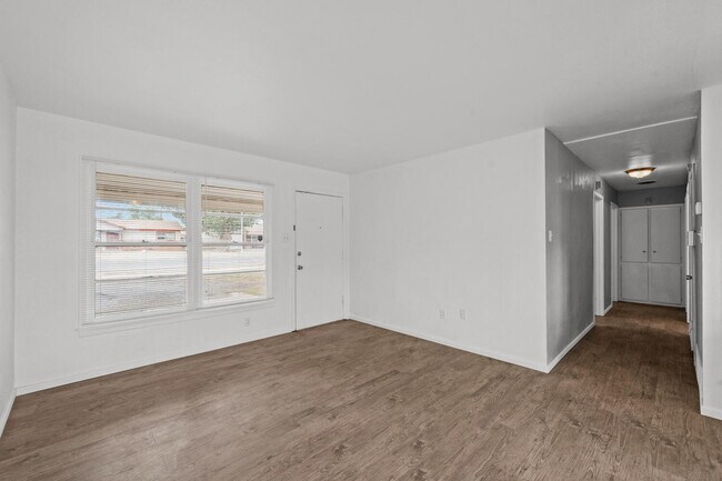 Foto del edificio - 2612 E Auburn St