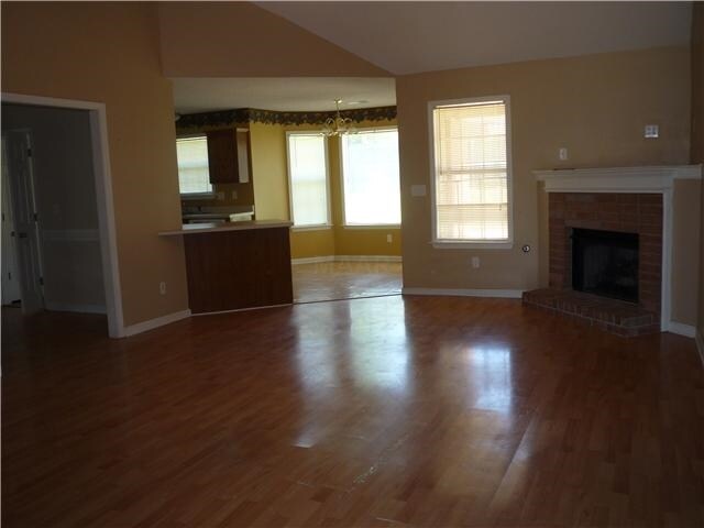 Building Photo - 10261 Green Moss Dr N
