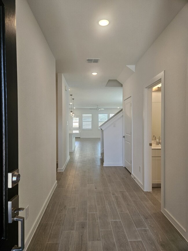 Foto del edificio - 8430 Bay Oaks Dr