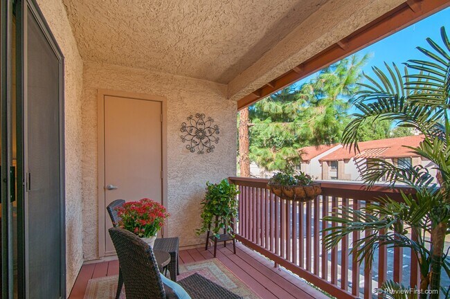 Foto del edificio - 12035 Alta Carmel Ct