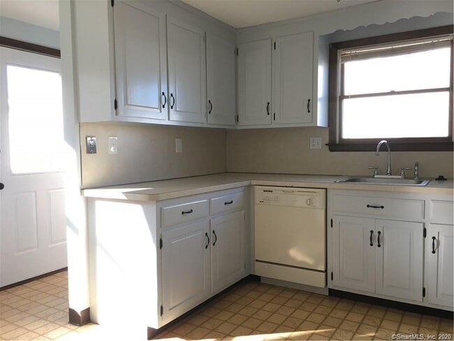 Building Photo - 19 Alison Ln