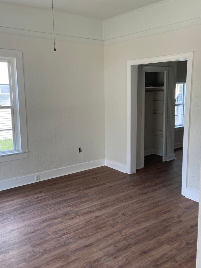 Building Photo - 114 N Missouri St