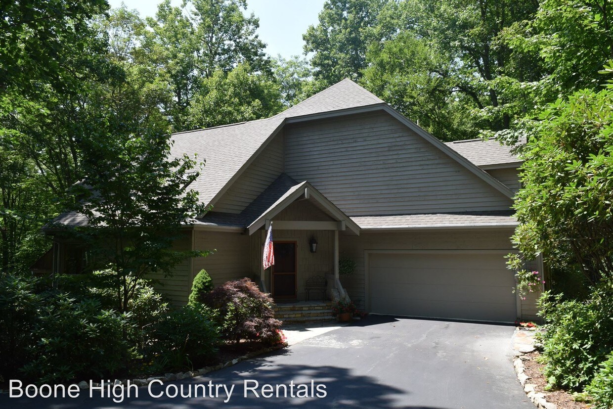 Primary Photo - 4 br, 5.5 bath House - 180 Huntingdon
