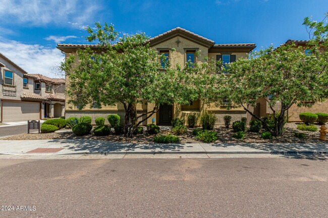 Foto del edificio - 4754 E Tierra Buena Ln