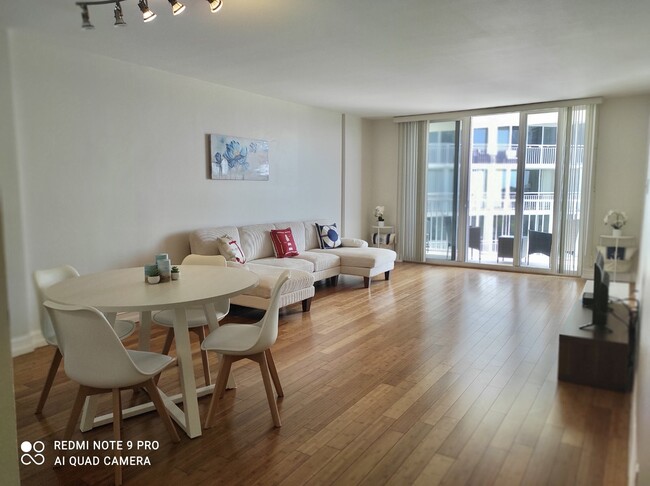 Building Photo - 3540 S Ocean Blvd