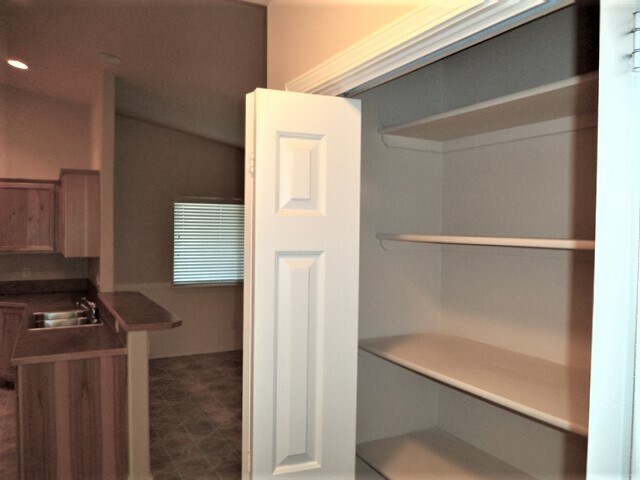 Building Photo - 544 N Locust Ave