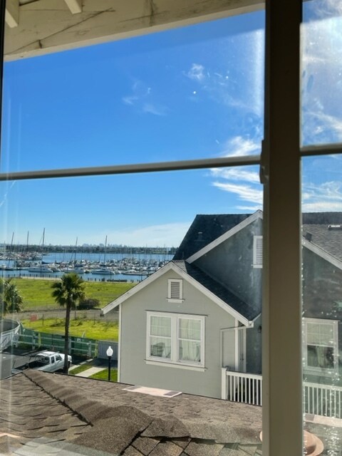 Foto del edificio - 2259 Northshore Dr