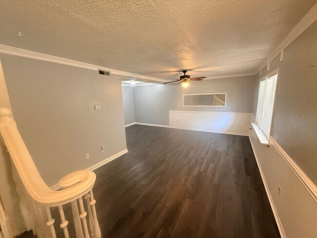 Foto del edificio - 11008 Hunter Trail Ln