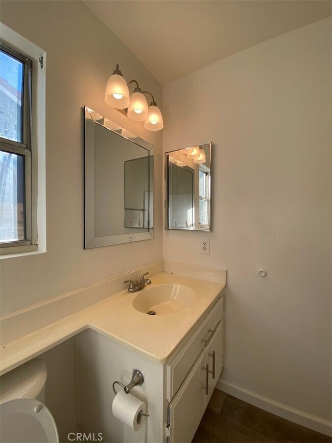 Foto del edificio - 15037 Milford Ave