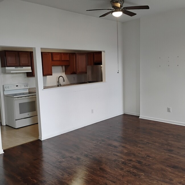 Building Photo - 137 Lancaster St